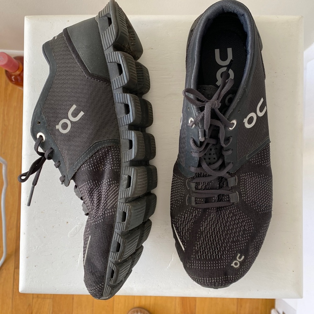 On Running Cloud X women’s sneaker running shoe size 9 black